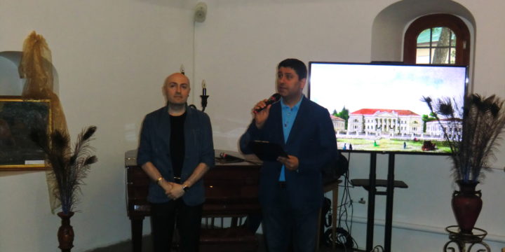 На открытии Арт-Салона Антикварной живописи “Новое -старое”