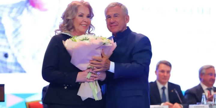Вице-президент «Интернационального союза женщин» Рима Сафиуллова награждена медалью «За доблестный труд»