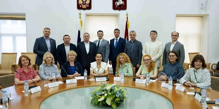 Президент  «Интернациональный  женщин союз» выступила на заседании Комитета по межнациональным отношениям и внешнеэкономическим связям Совета руководителей представительств субъектов РФ
